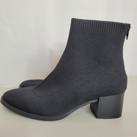 LifeStride Dreamy Women's Black Soft and Flexible Ankle Booties - Size 8 - Picture 4 of 13